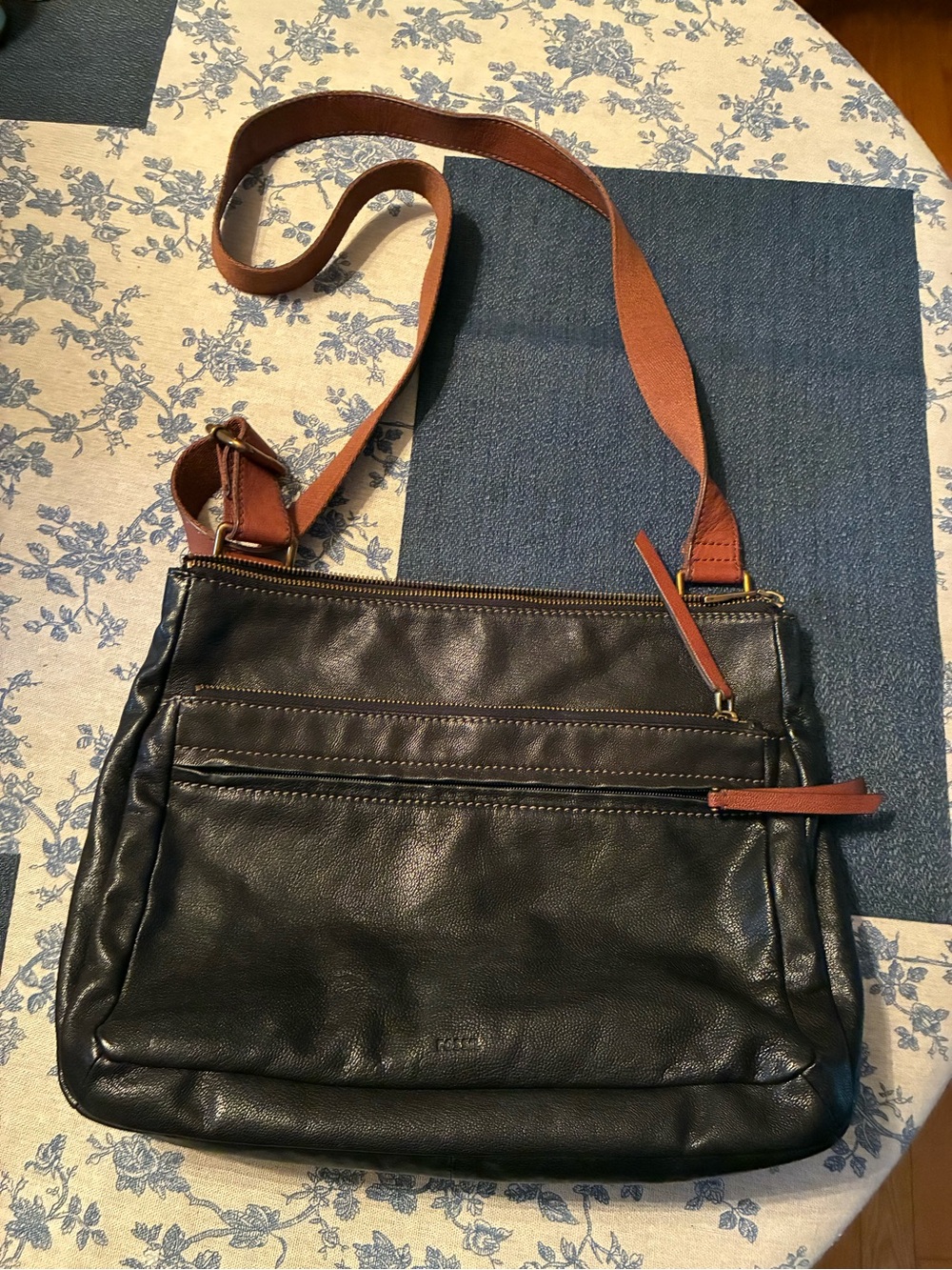 Fossil Vintage Two-Tone Cow Hide Leather Crossbody Bag - Black and Brown